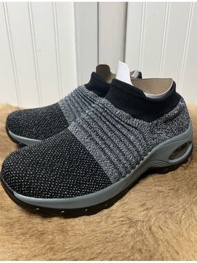 La Sheelah Hypersoft Sock Sneakers 7.5 Shoes NWT